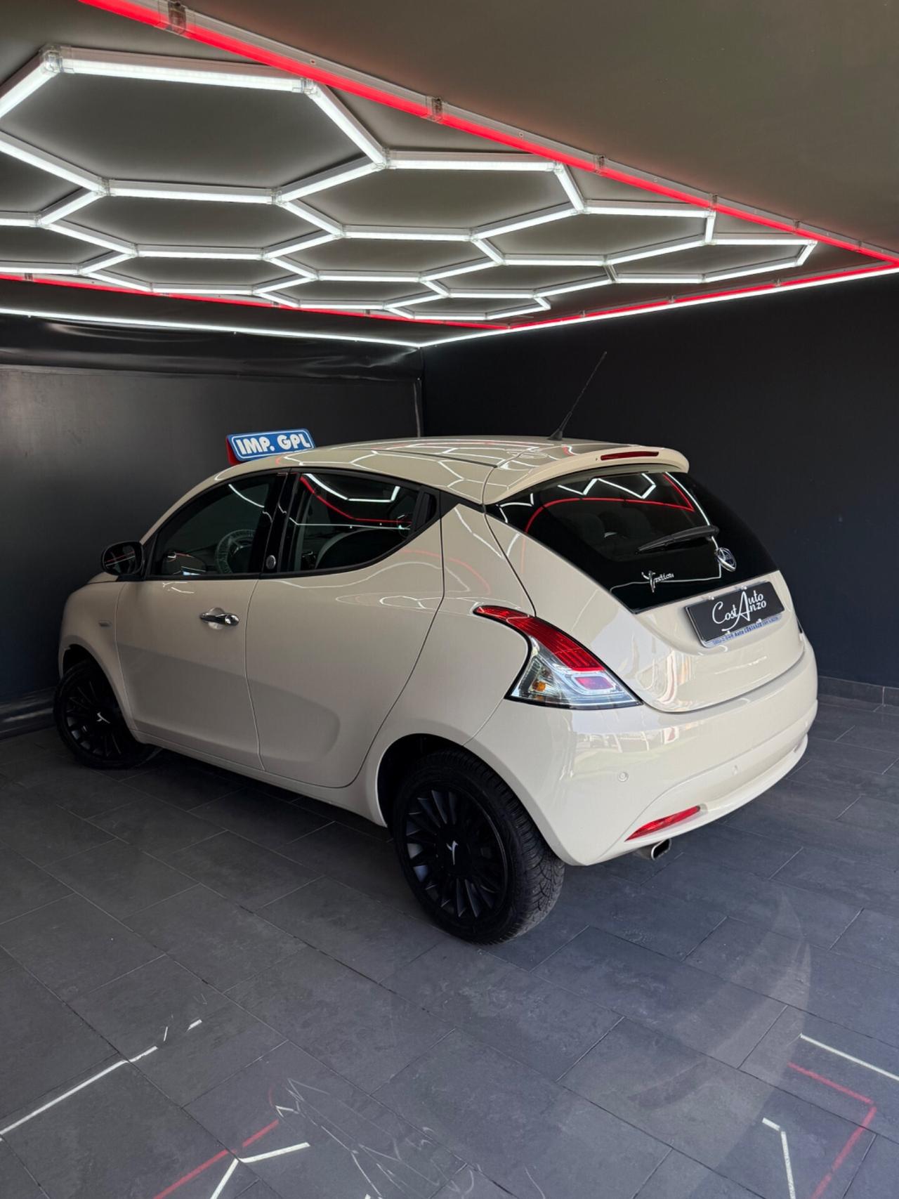 Lancia Ypsilon 1.2 GPL Ecochic Gold 2016
