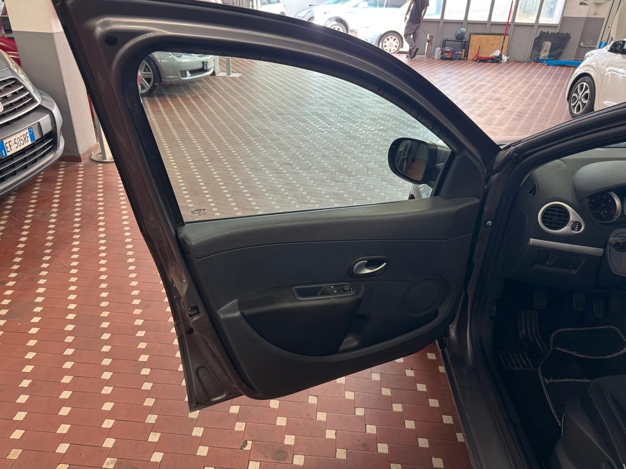 Renault Clio 1.2 16V 5 porte Live! - IDEALE PER NEOPATENTATI