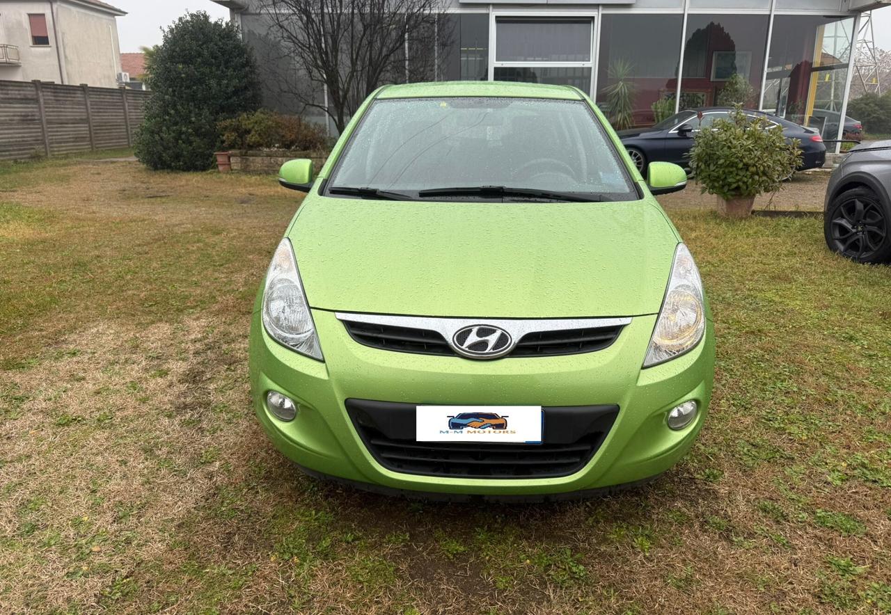 Hyundai i20 1.2 5p. ADATTA NEOPATENTATI