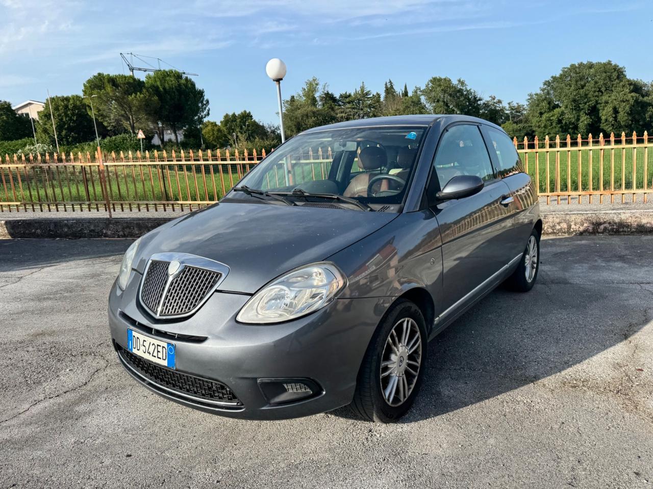 Lancia Ypsilon 1.3 MJT 90 CV Platino