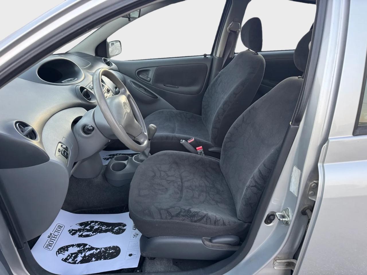 Toyota Yaris 1.0 benzina 2004 88.000km ottimo stato