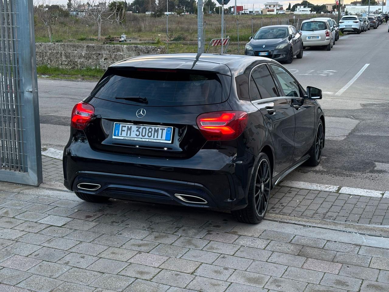 Mercedes A180d Premium Dark Night - 11/2016