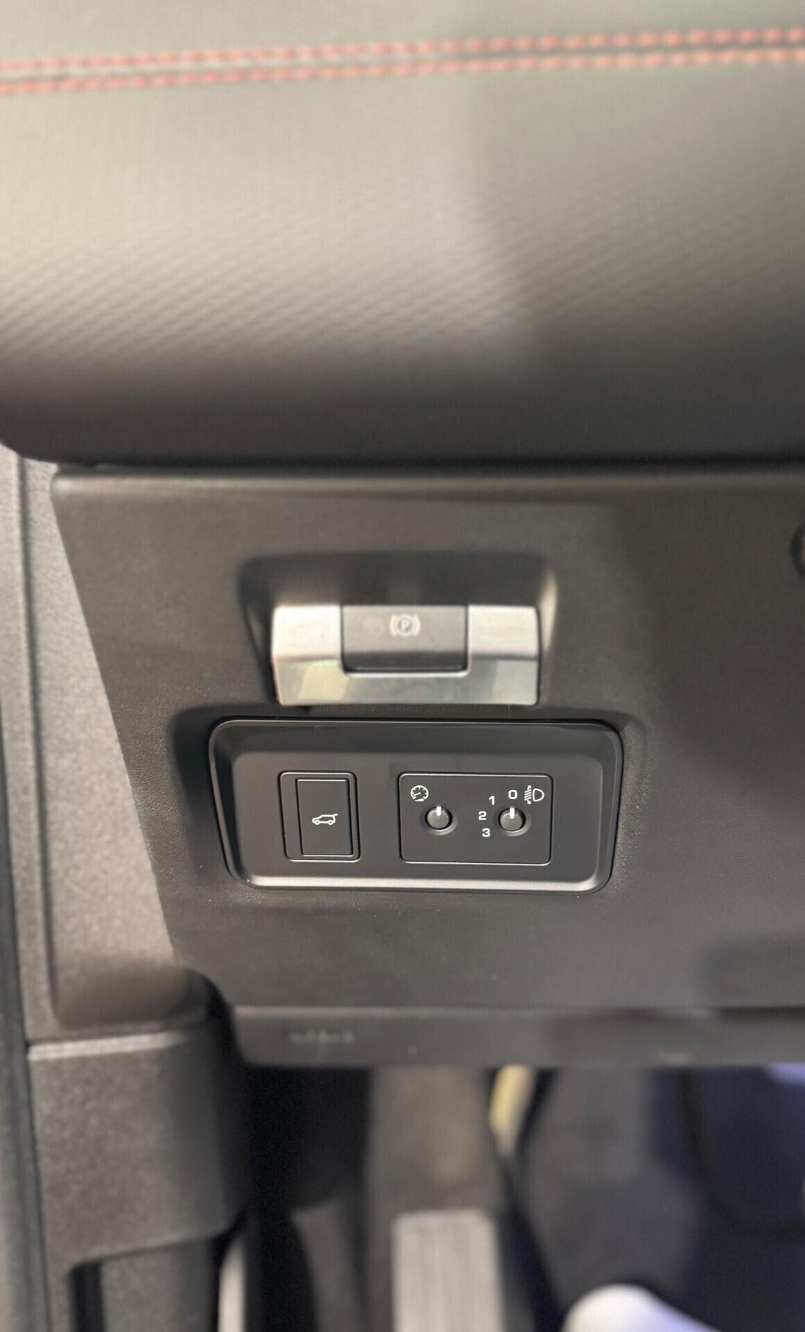 Land Rover Discovery Sport *7 POSTI* IBRIDA 2.0 TD4 180 CV AWD Auto R-Dynamic S