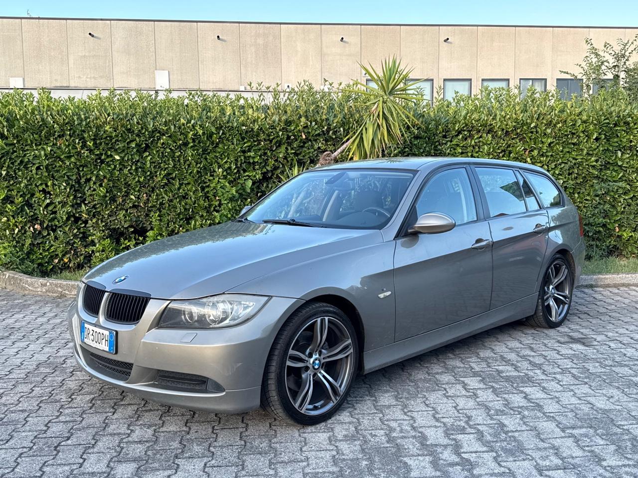 Bmw 320d 177CV E91 MOTORE BATTE !