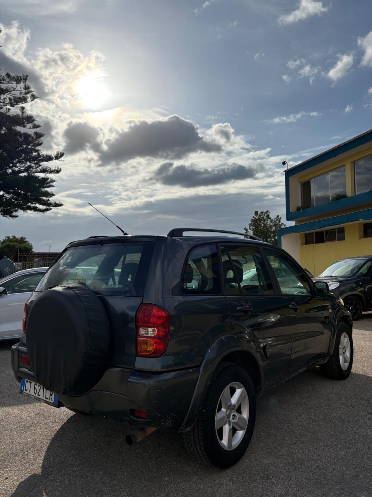 Toyota RAV 4 RAV4.com 2.0 Tdi D-4D cat 5 porte Sol