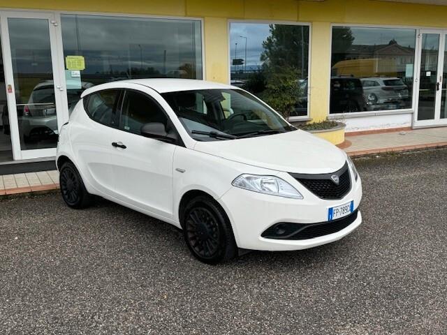 Lancia Ypsilon 1.2 69 CV 5 porte Elefantino Blu