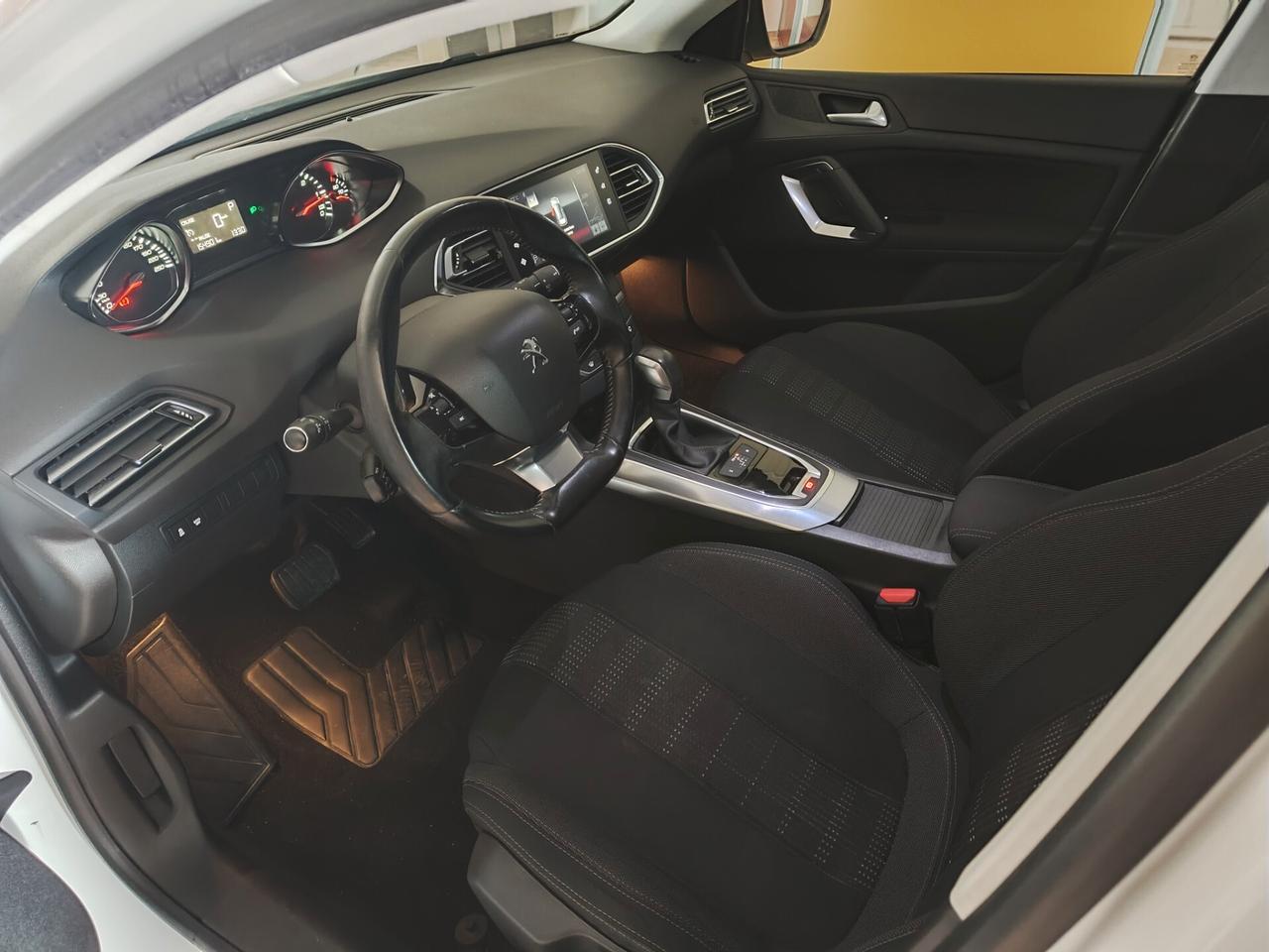 Peugeot 308 BlueHDi 120 S&S EAT6 SW Allure