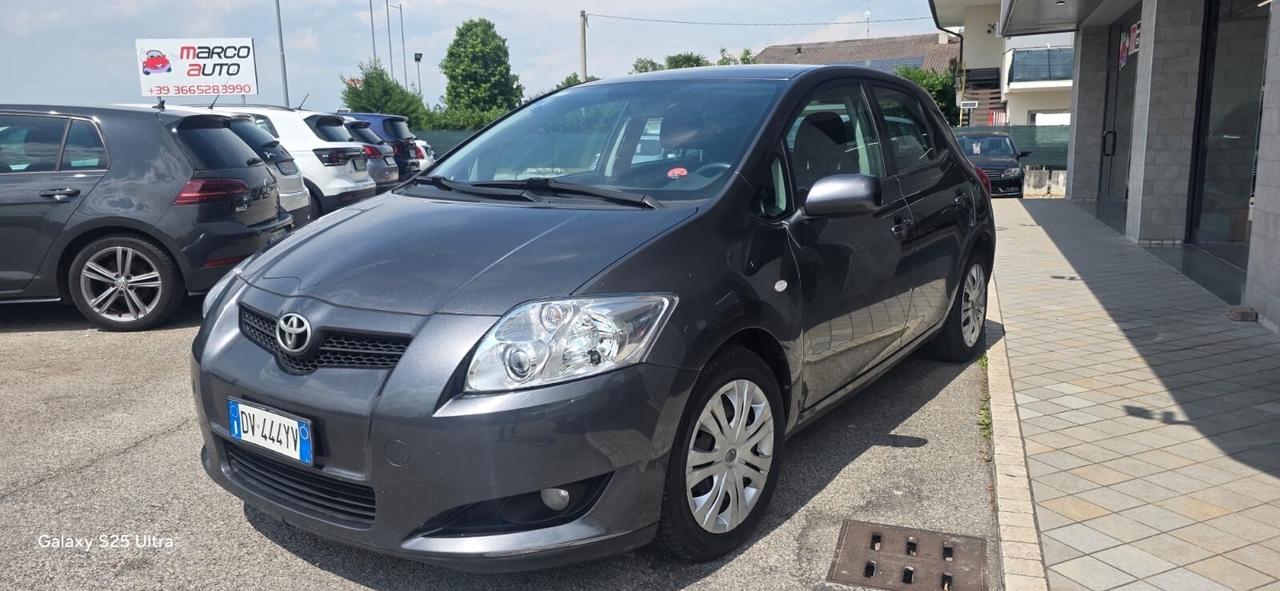 Toyota Auris 1.4 benzina Neopatentati