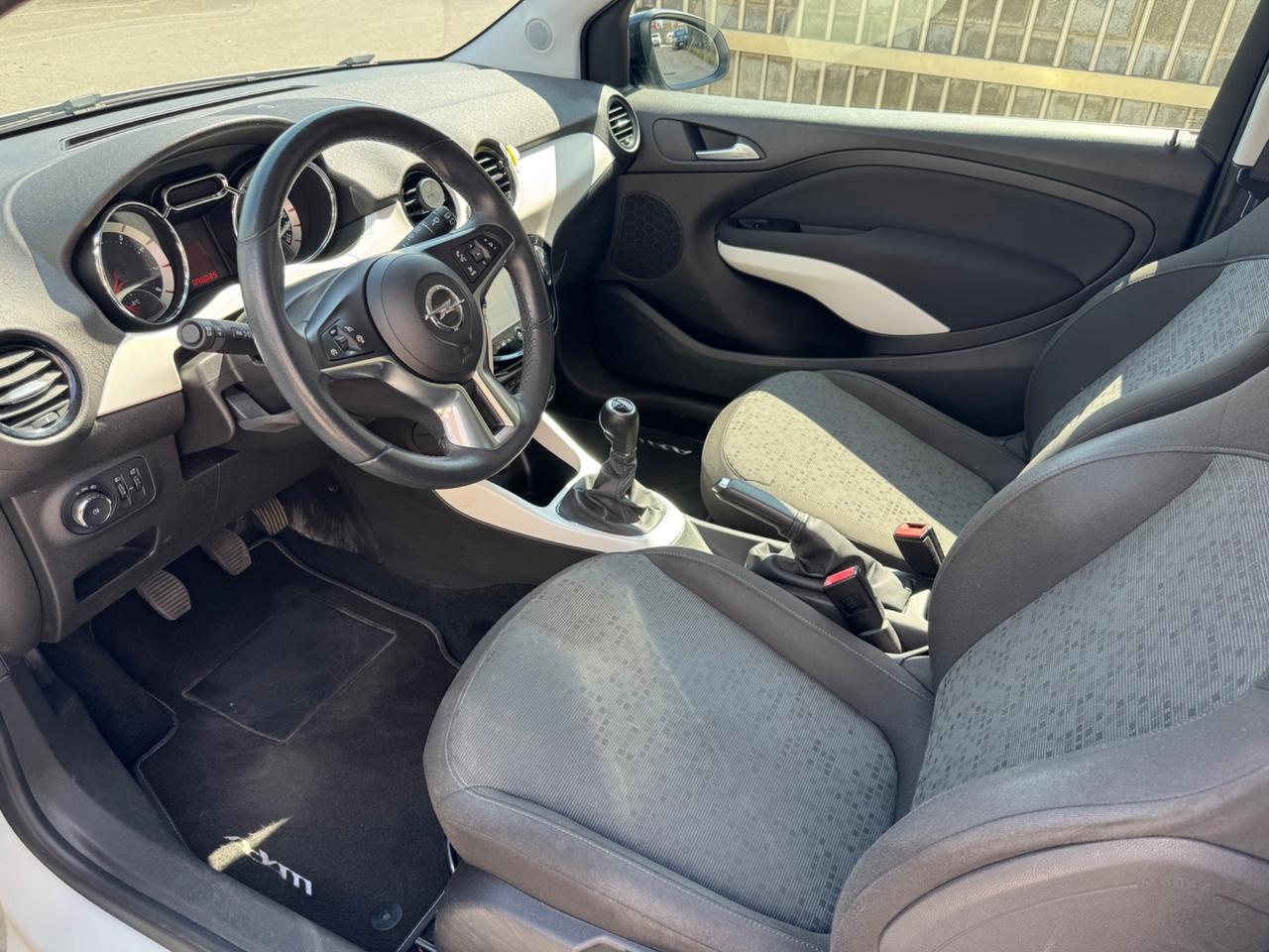 Opel Adam 1.2 70 CV Glam