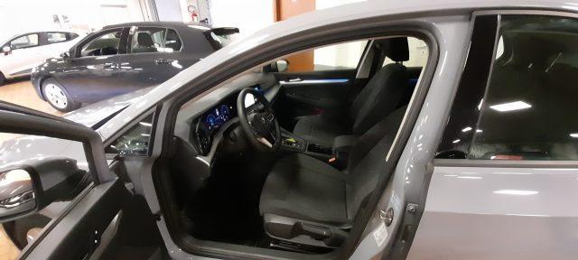 VOLKSWAGEN Golf 1.0 eTSI EVO DSG Life MHEV