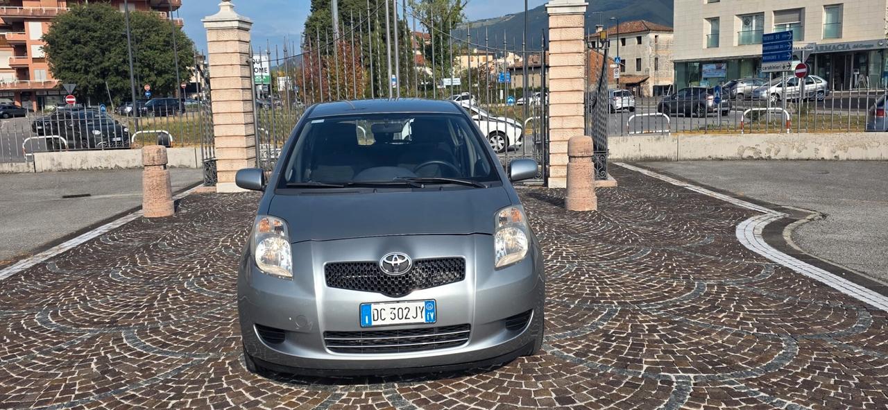 Toyota Yaris 1.4 D-4D 5 porte Sol