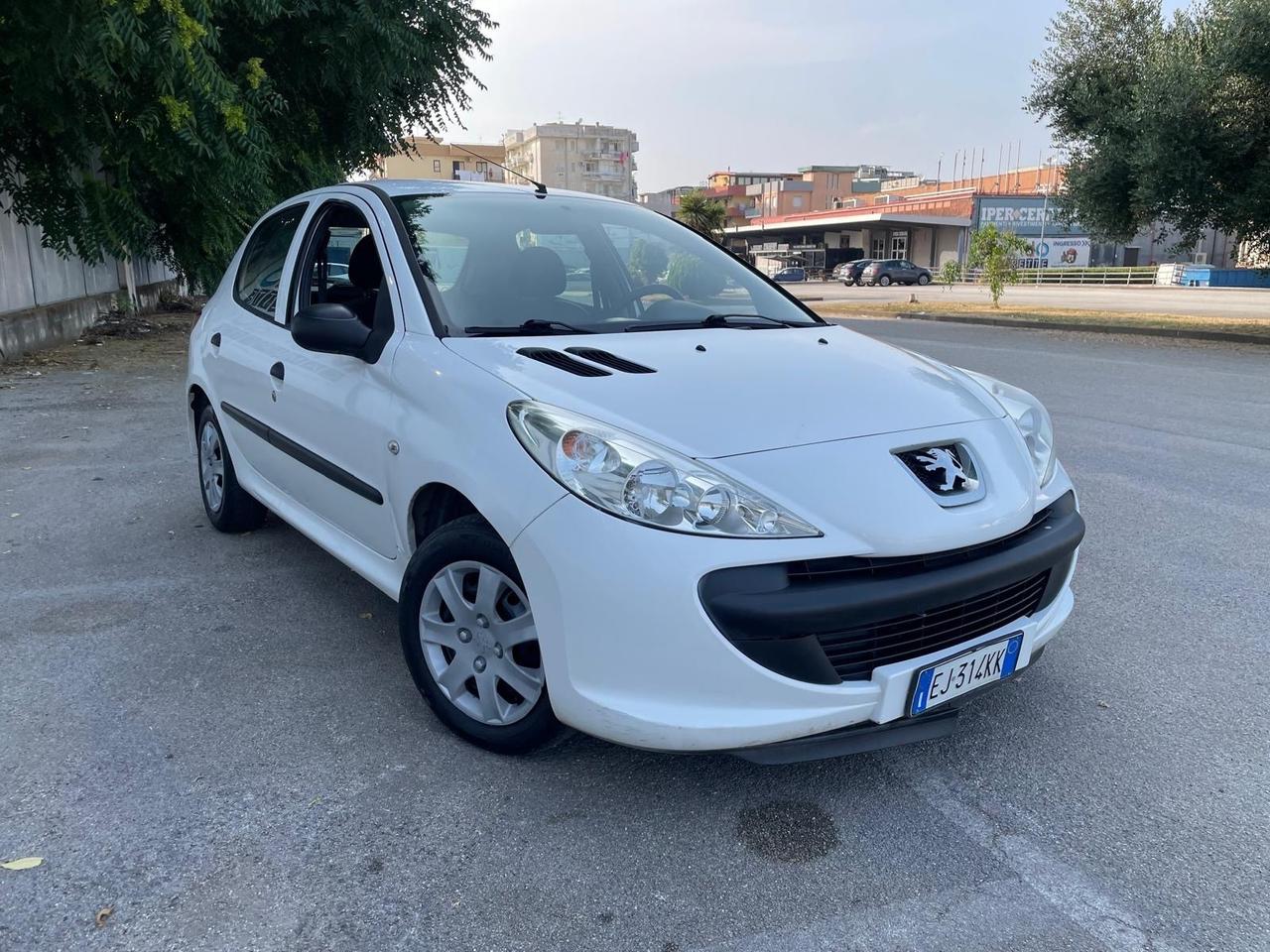 Peugeot 206 Plus Restayling 1.1benz 5p. Full clima e Idroguida