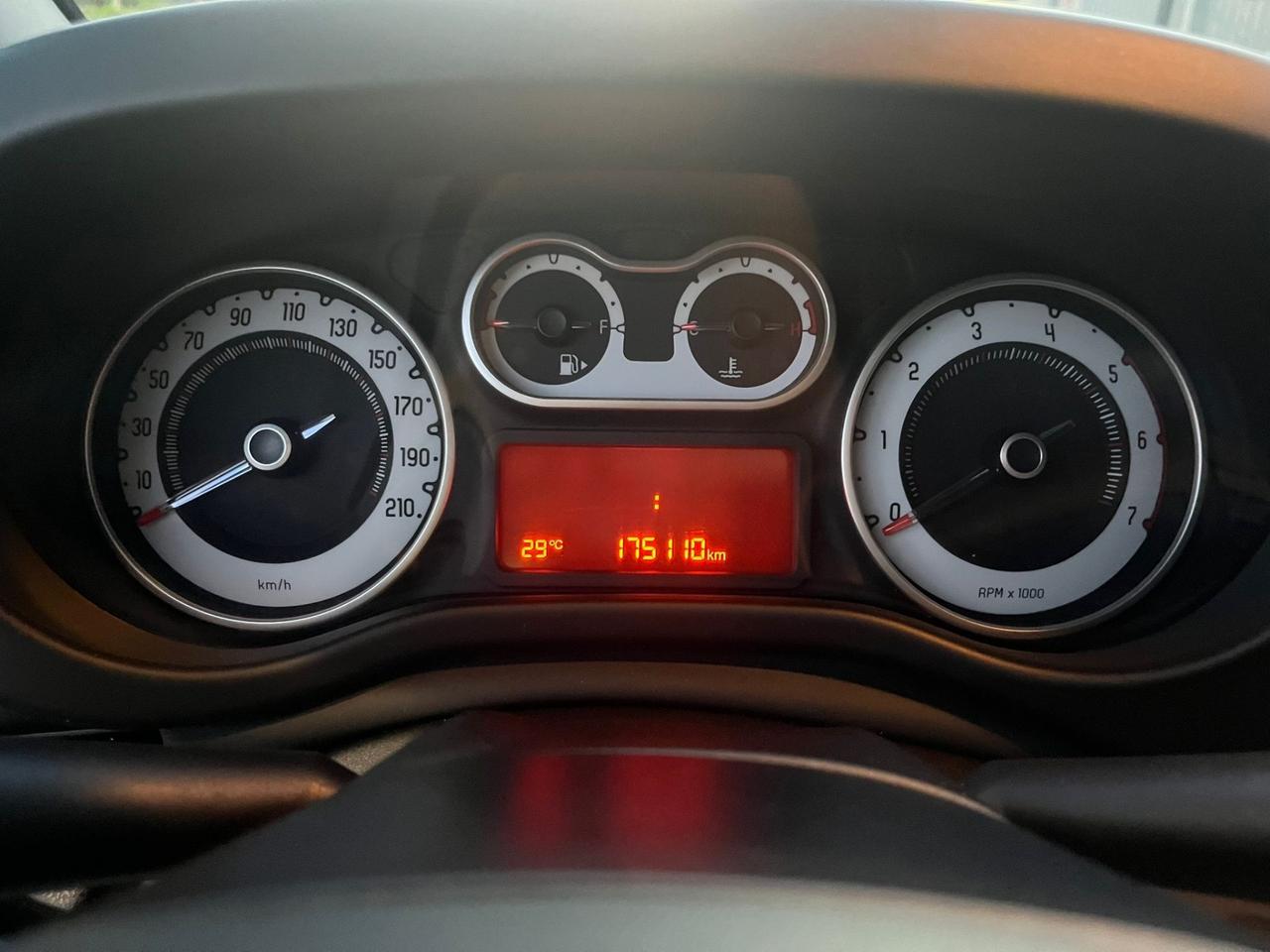 Fiat 500L 1.6 Multijet Trekking Unipro 2013