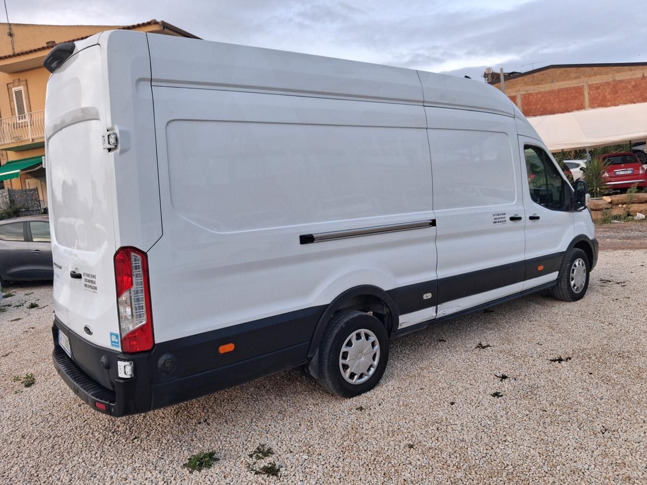 Ford transit passo lungo tetto alto iva esposta