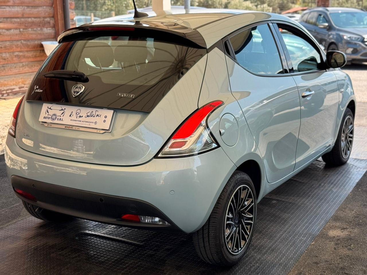 Lancia Ypsilon 1.0 FireFly 5 porte S&S Hybrid Silver Plus