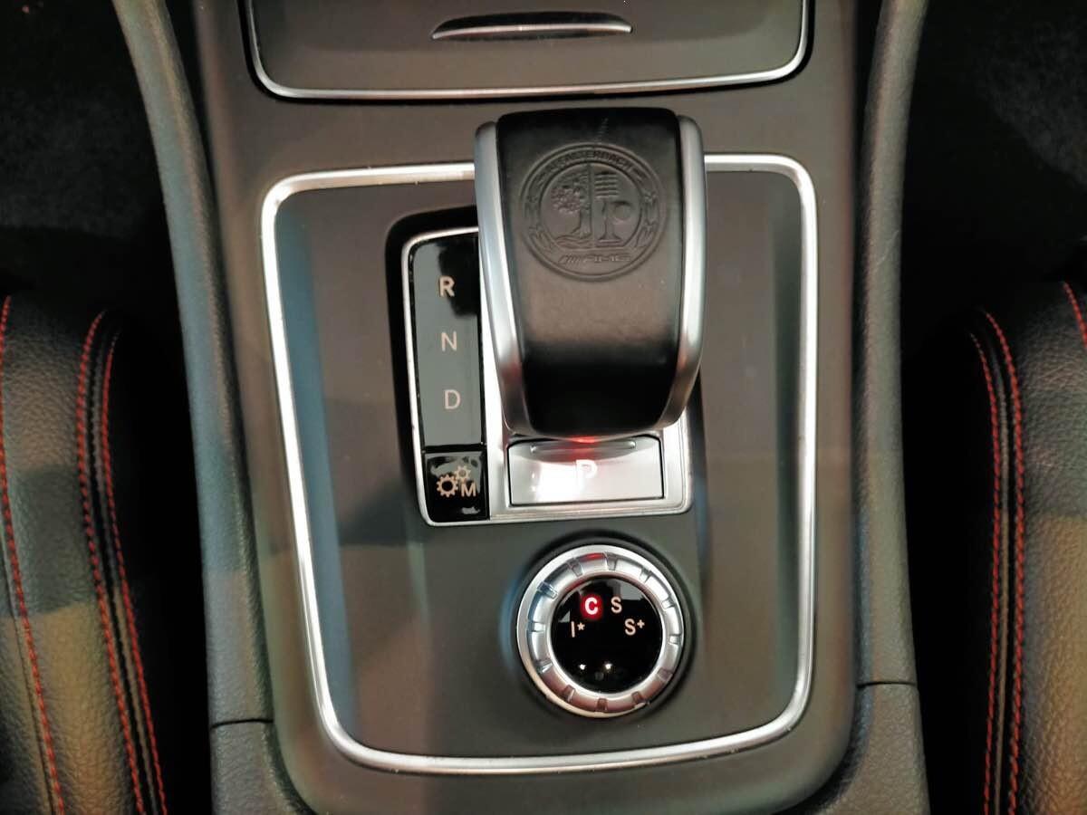 Mercedes Benz GLA 45 AMG 381 CV