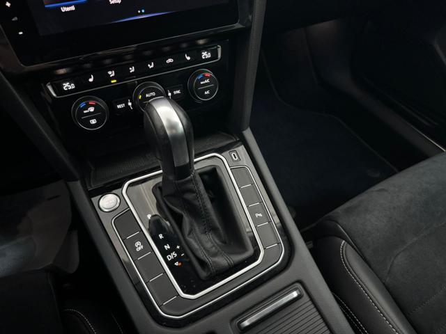 VOLKSWAGEN Passat Variant 2.0 TDI SCR EVO DSG Executive