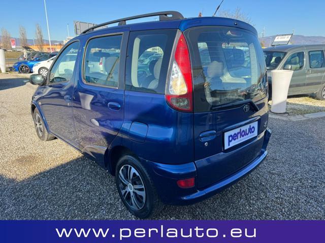 TOYOTA Yaris Verso 1.3i 16V cat Luna '03