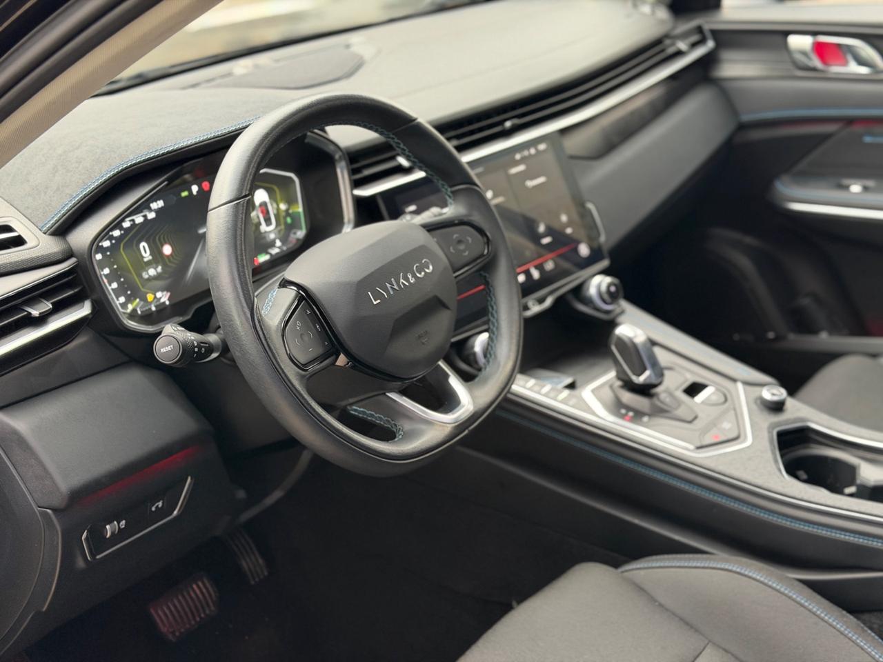 Lynk&co 01