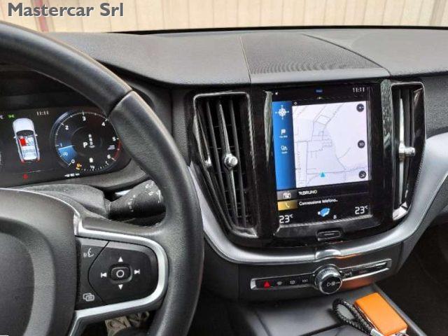 VOLVO XC60 XC60 II 2018 2.0 b4 Momentum Pro awd auto -GE944CR
