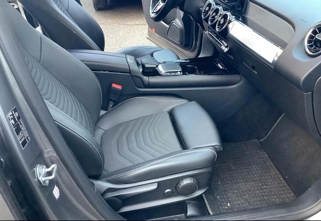 MERCEDES-BENZ GLB 180D 116CV AUTOMATIC BUSINESS EXTRA ( FARI LED - PELLE - NAVI - PARK ASSIST - TELECAMERA POST. )