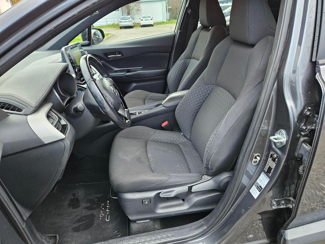 Toyota C-HR 1.8h Business e-cvt