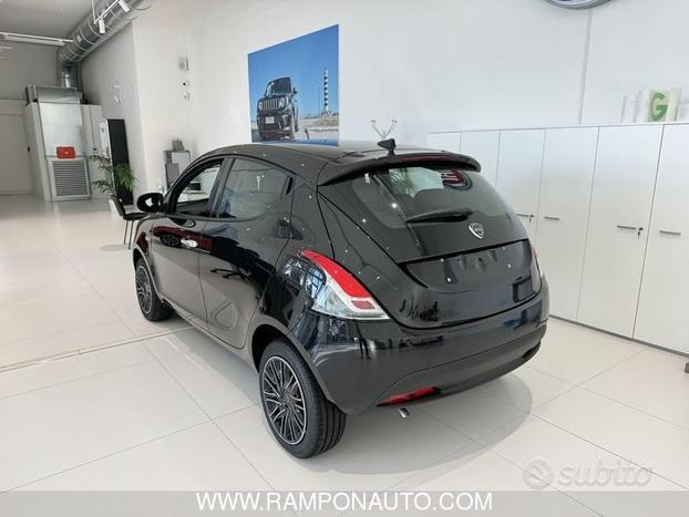 Lancia Ypsilon 1.0 FireFly 5 porte S&S Hybrid Oro