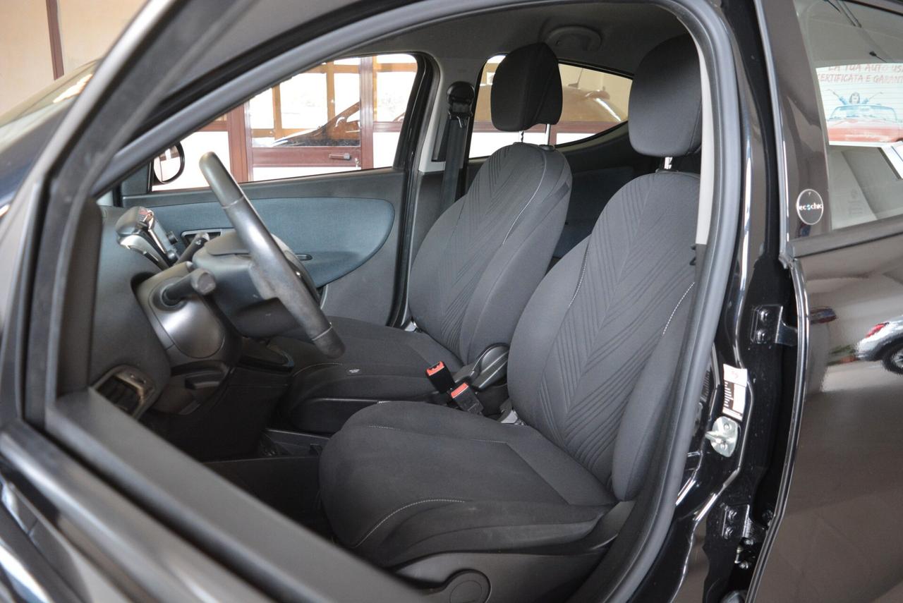 Lancia Ypsilon 1.0 FireFly 5 porte S&S Hybrid Ecochic Gold