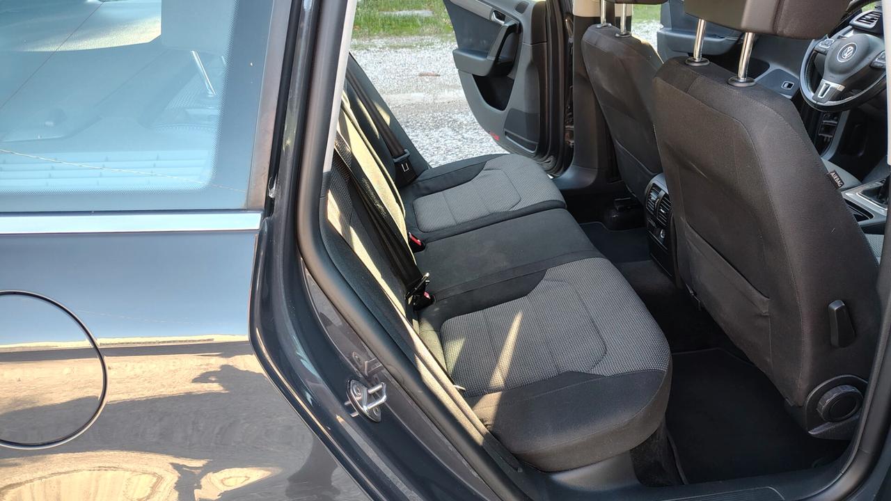 Volkswagen Passat Var. 1.6 TDI BlueMotion Tech. NAVIPLUS