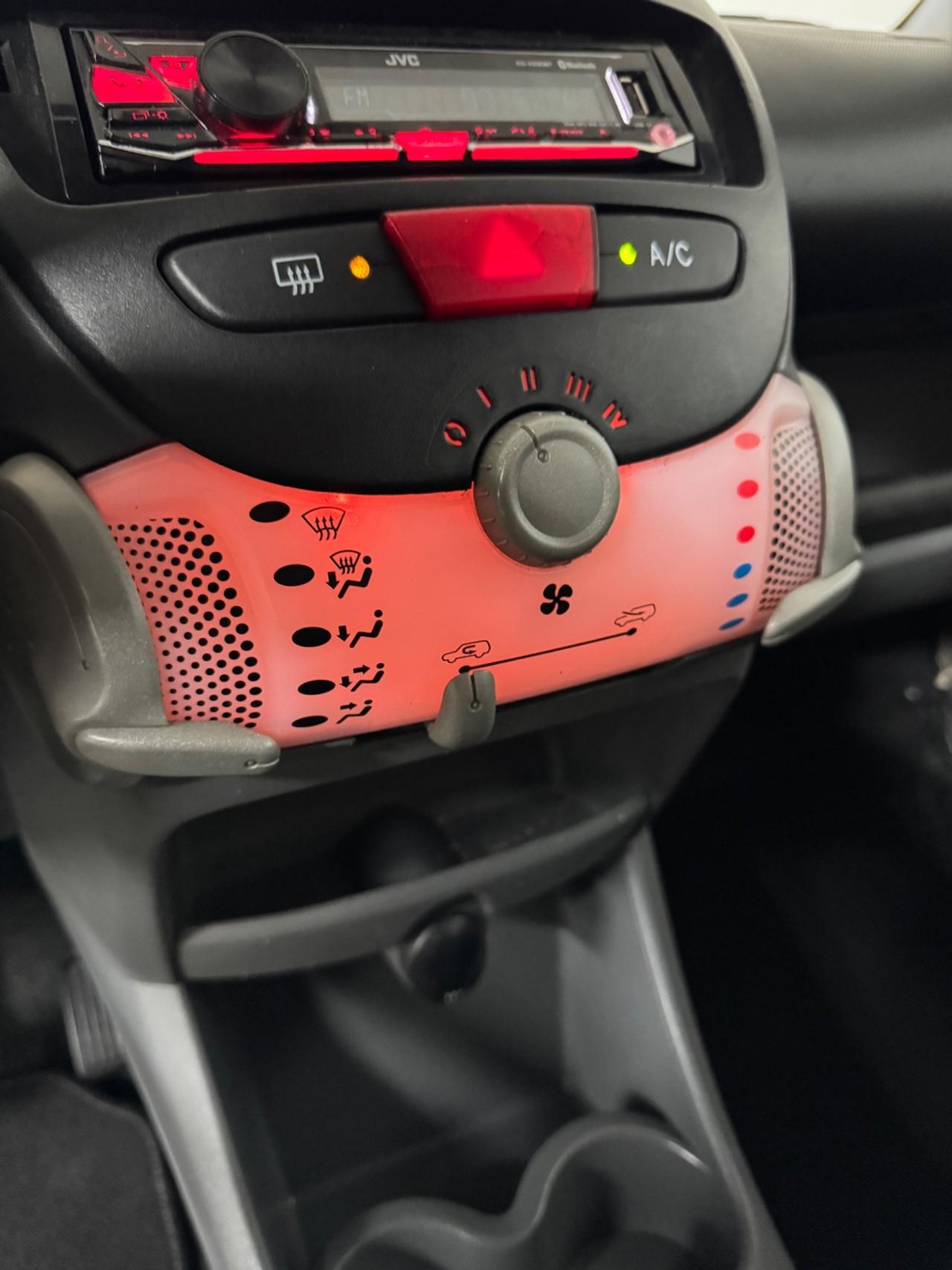 Toyota Aygo 1.0 12V VVT-i 5 porte Sol