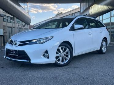 TOYOTA Auris Touring Sports 1.4 D-4D Lounge