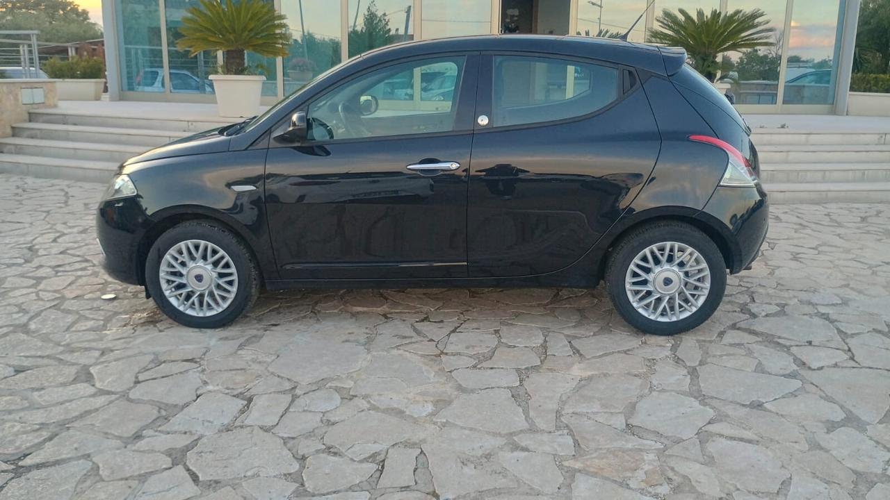 Lancia Ypsilon 1.2 69 CV 5 porte GPL Ecochic Gold