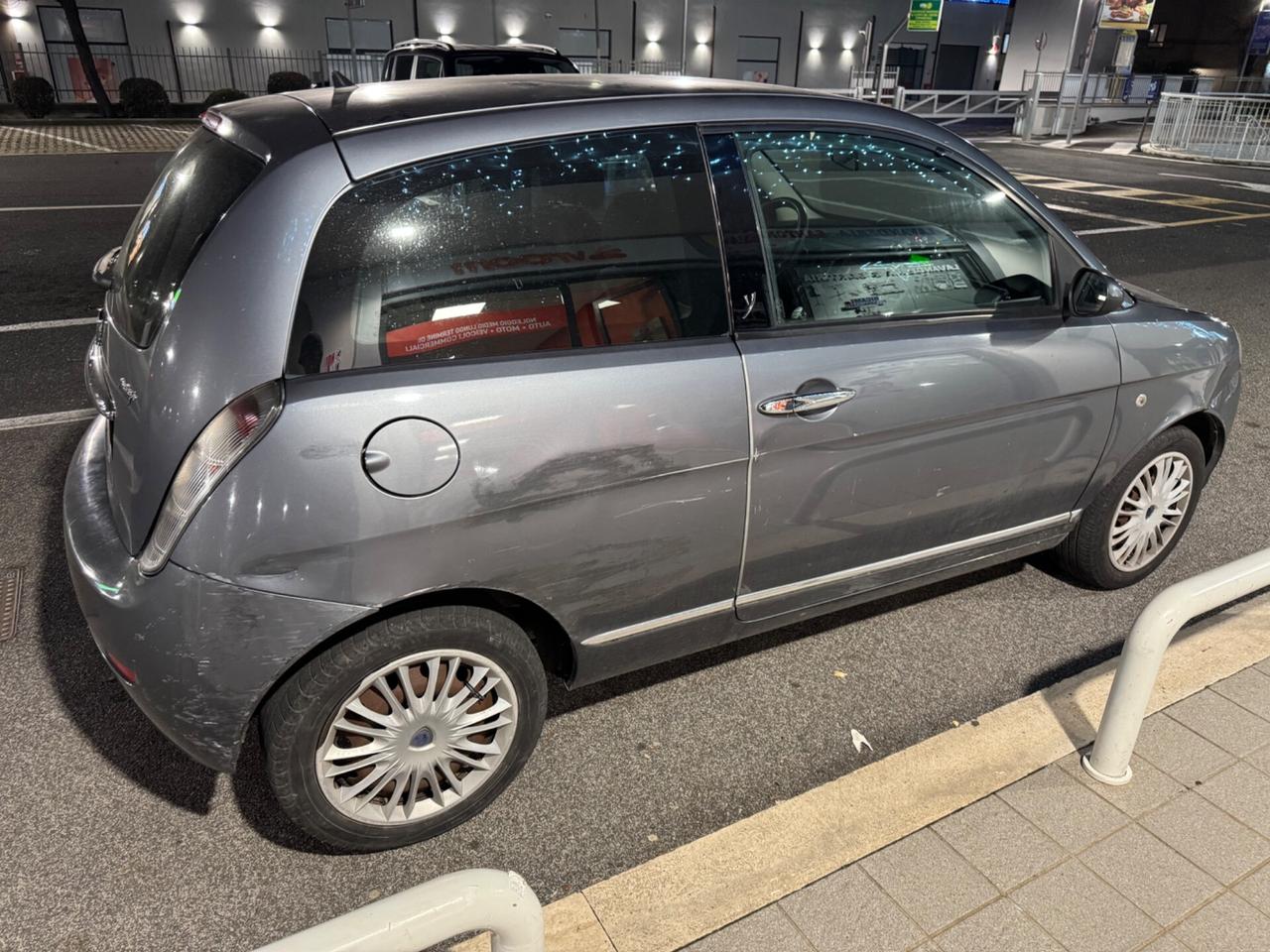 Lancia Ypsilon 1.3 MJT 75 CV NEOPATENTETI