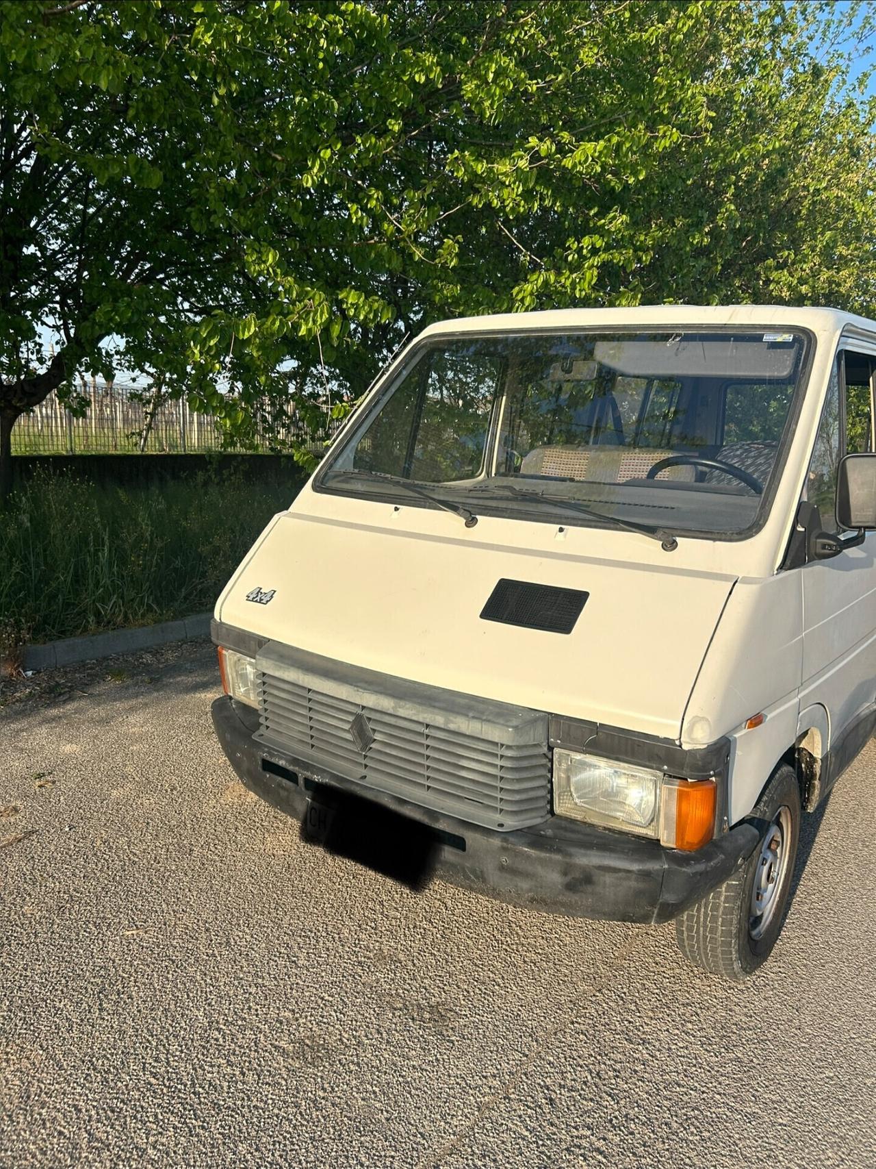 Renault Trafic furgone 4x4 posti 9
