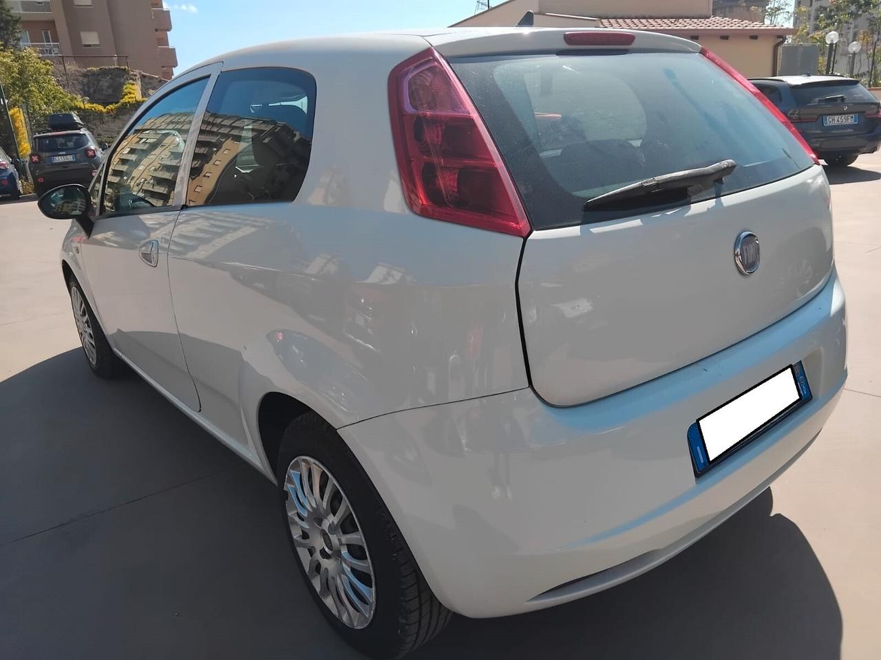 FIAT GRANDE PUNTO 1.3 MULTIJET CON 12 MESI DI GARANZIA