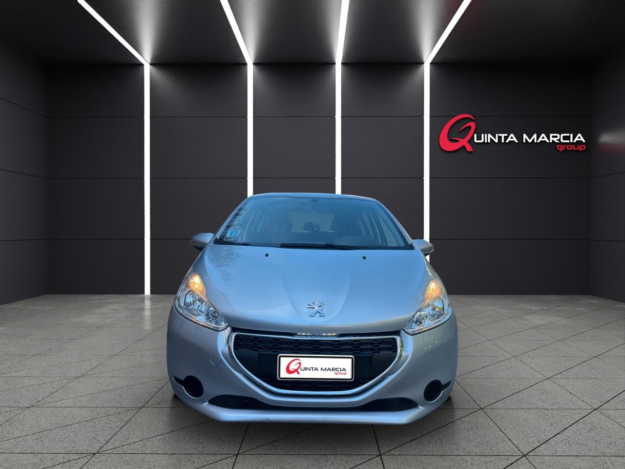 Peugeot 208 1.4 HDi 68 CV Active-TOUCHSCREEN