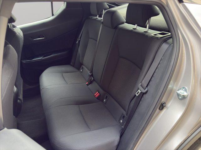 TOYOTA C-HR 1.8 Hybrid E-CVT Business 2WD