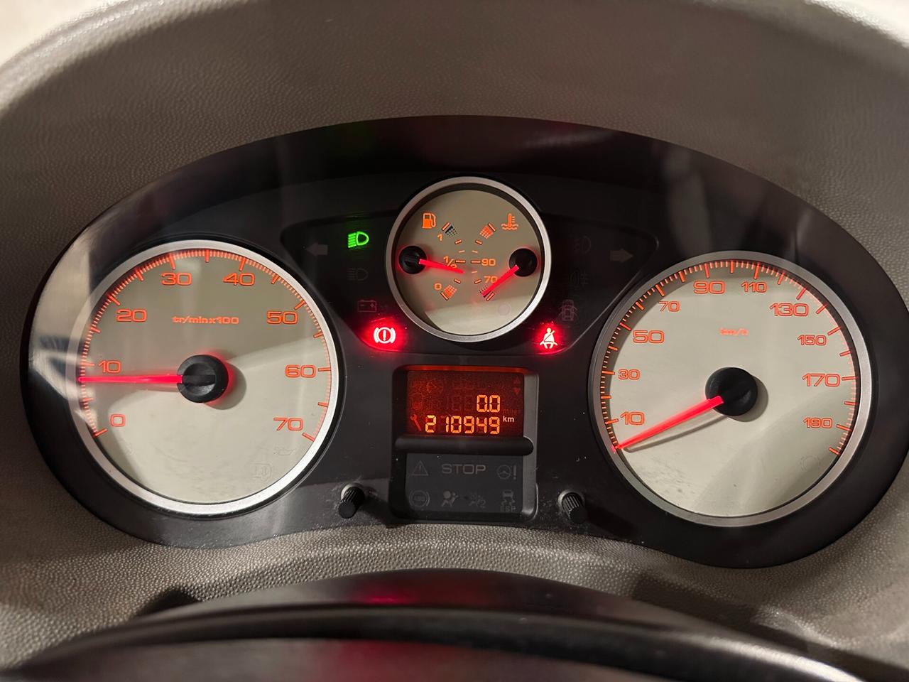 Fiat Scudo 1.6 MJT AUTOCARRO 5 posti - UNICOPROP.