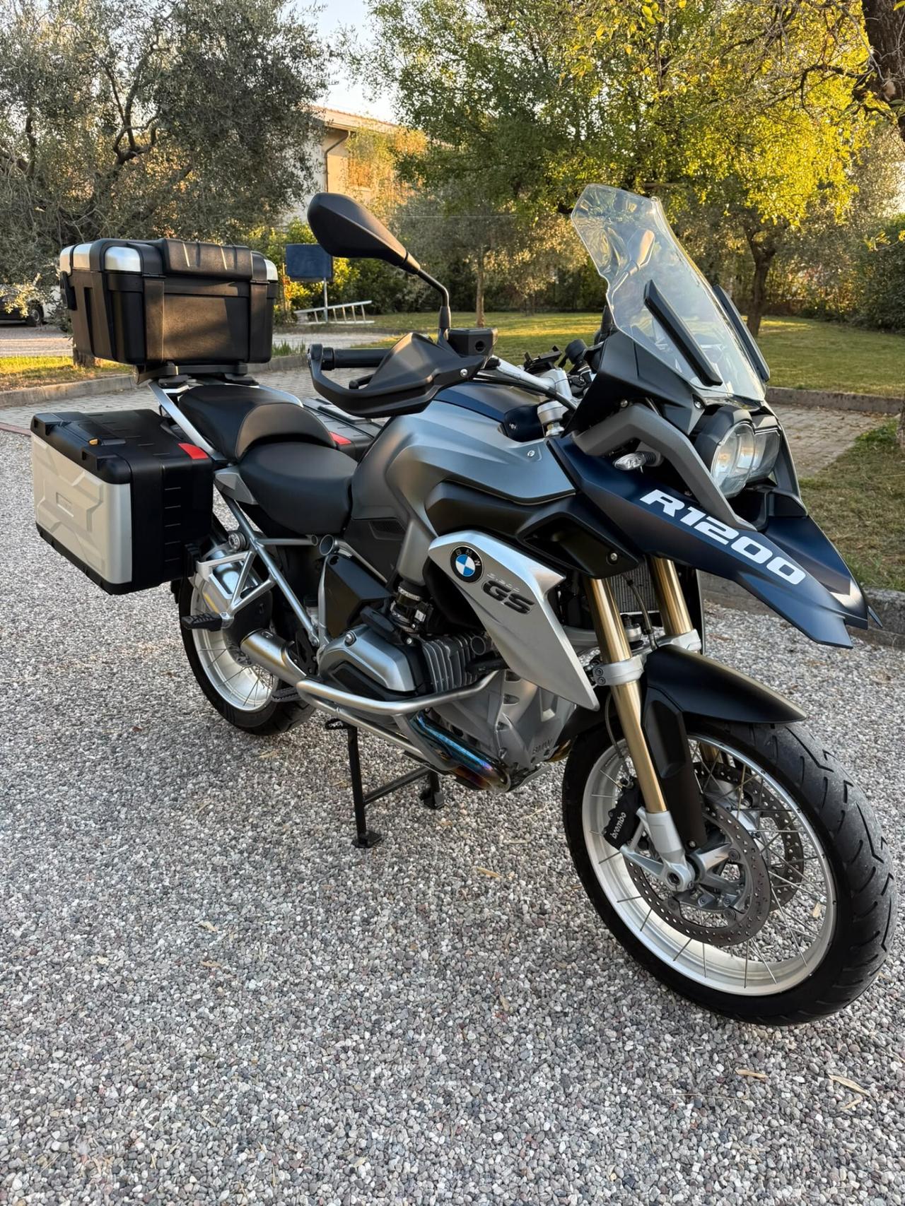BMW R 1200 GS – 2015 – SOLO 6.982 KM – PARI AL NUOVO