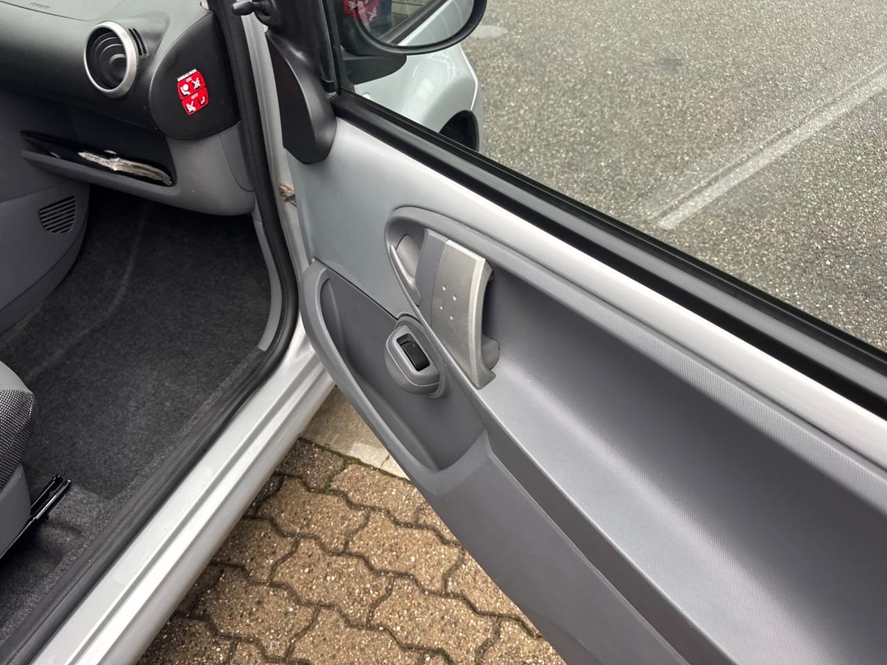 Peugeot 107 1.0 68CV 3p. Neopatentati