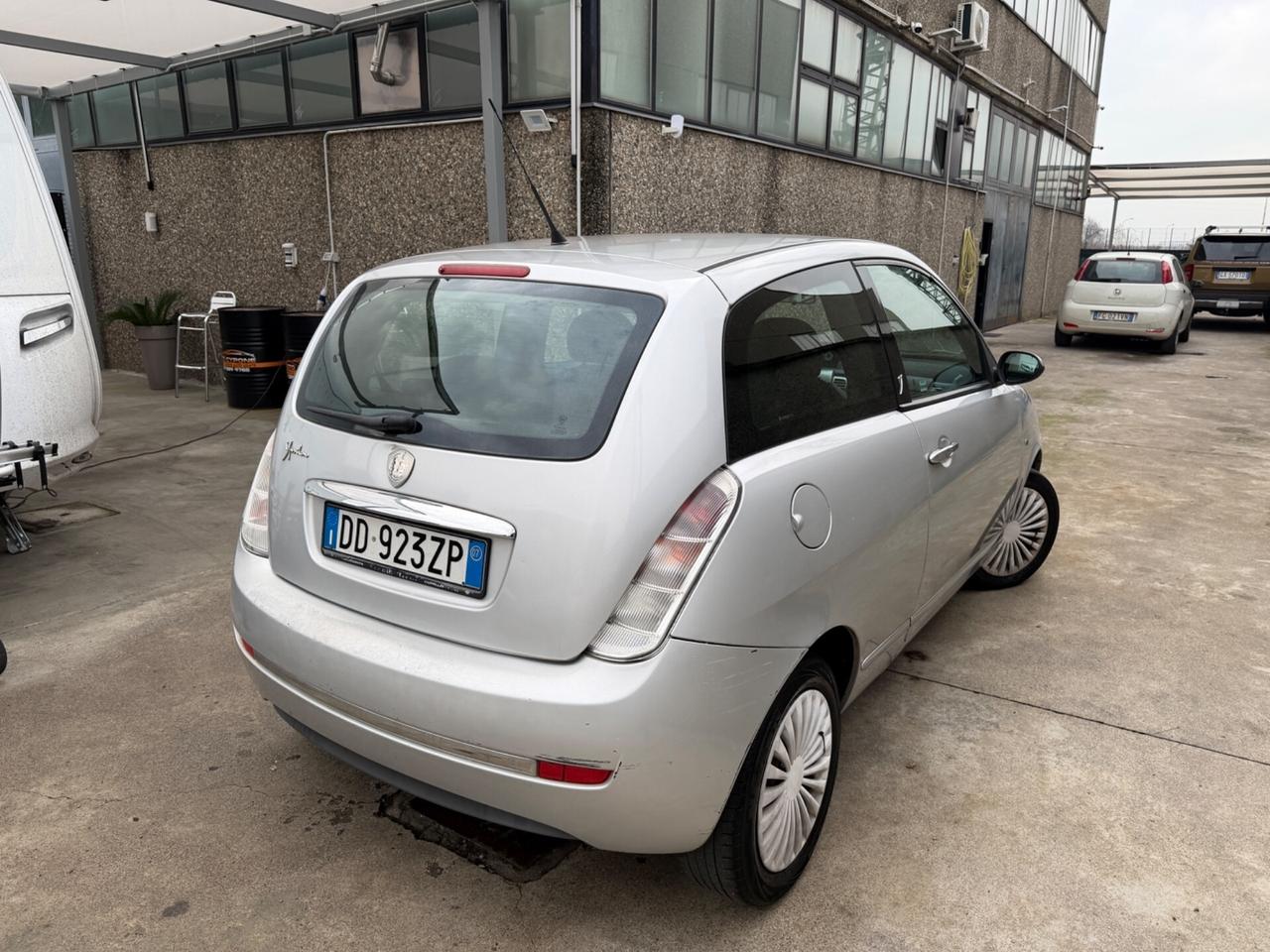 Lancia Ypsilon 1.2 benzina euro4 NEOPATENTATI