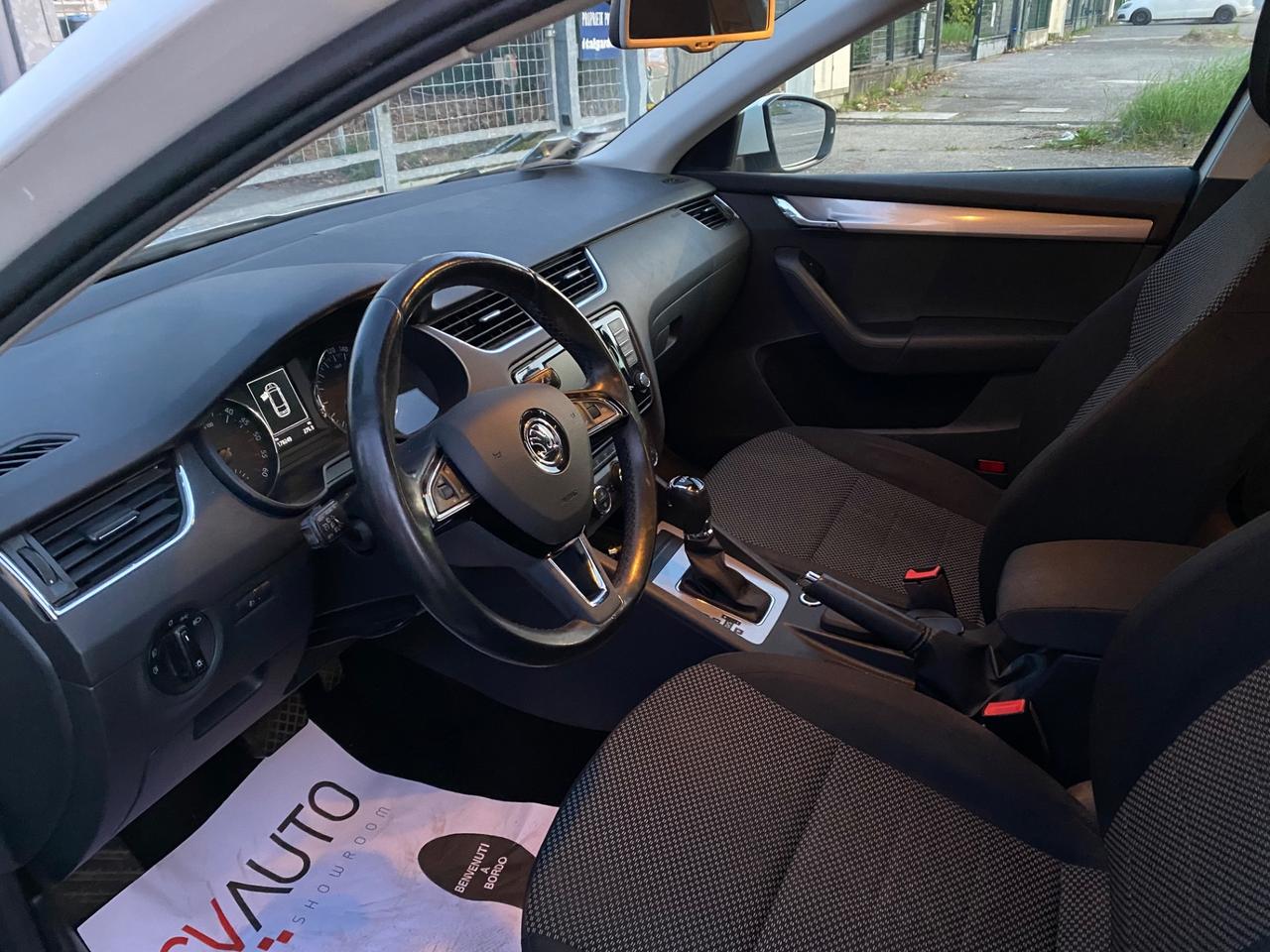 Skoda Octavia 2.0 DSG WAGON STILE 110kW