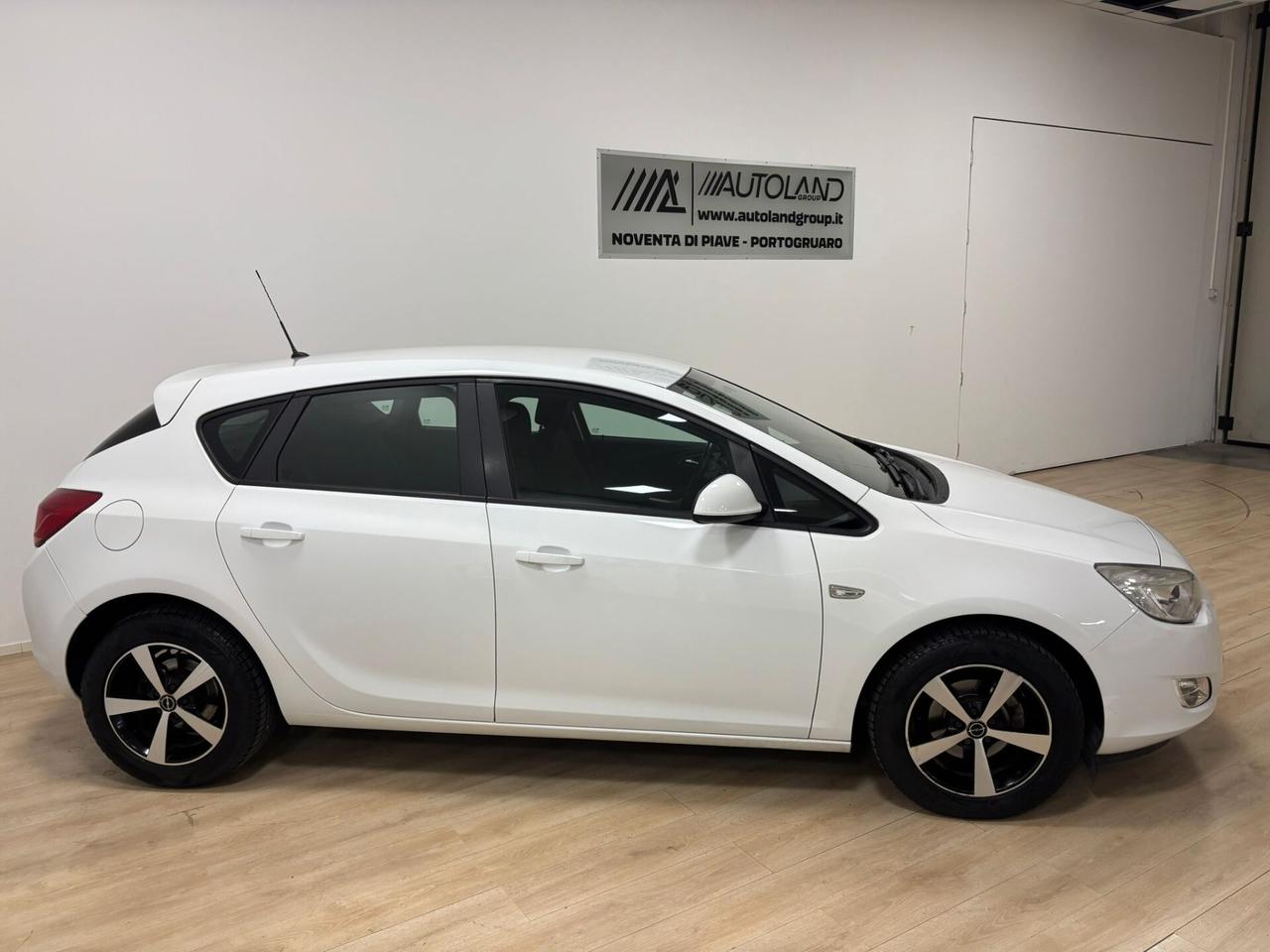 Opel Astra 1.4 Turbo 140CV 5 porte GPL