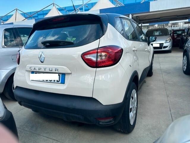 RENAULT CAPTUR 12/2014 118. 000 KM!