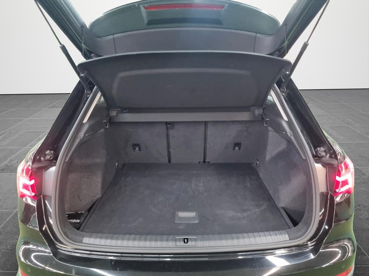 Audi Q3 35 TDI S tronic Business