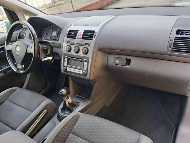 VOLKSWAGEN Touran 2.0 16V TDI Highline 7 posti neopatentati
