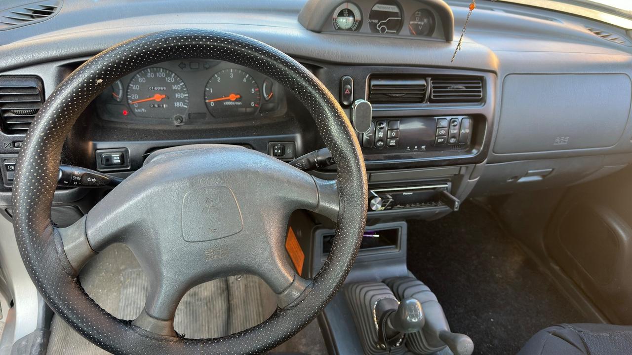 Mitsubishi L200 2.5 TDI 4WD Double Cab Pick-up GLS