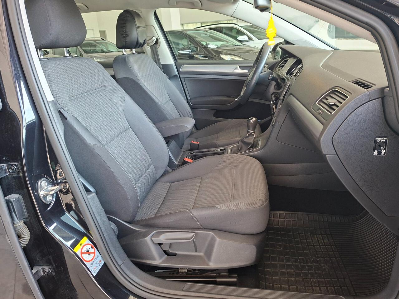 Volkswagen Golf 5P. 1.6 TDI / DA NEOPATENTATI / EURO 5B