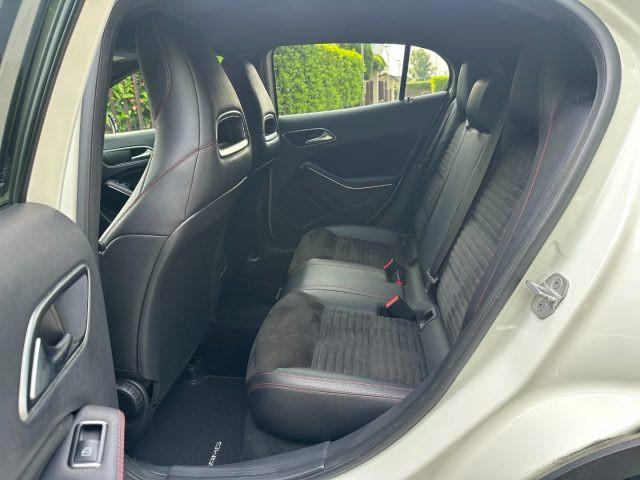 MERCEDES-BENZ GLA 220 CDI Automatic 4Matic Sport
