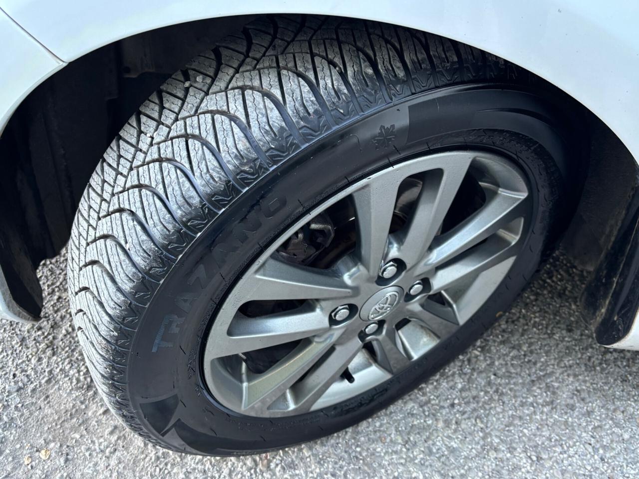 Toyota Yaris 1.4 D-4D 5 porte Lounge OK NEOPATENTATI